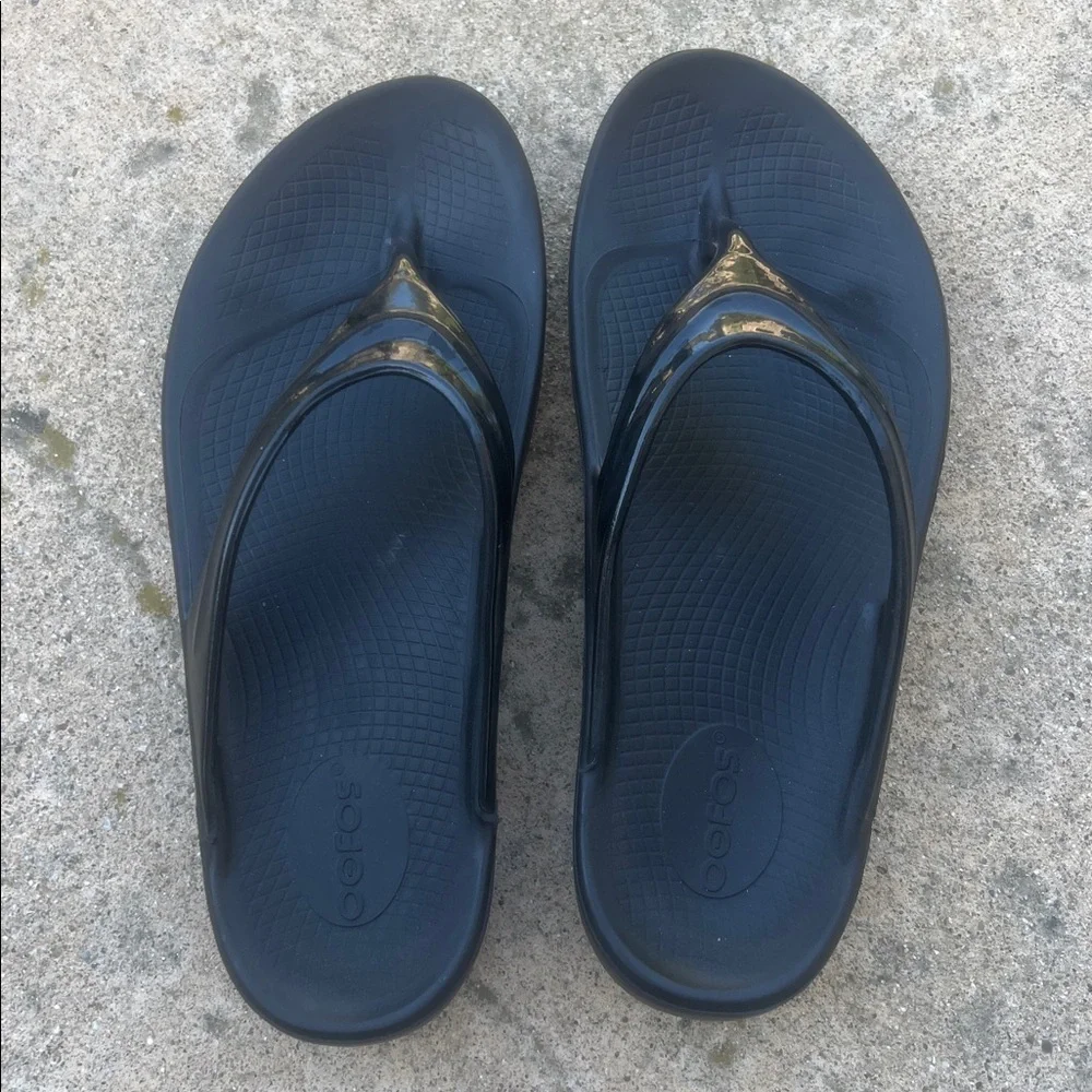 OOFOS OOlala Black Flip Flop Thongs Women's Size 10